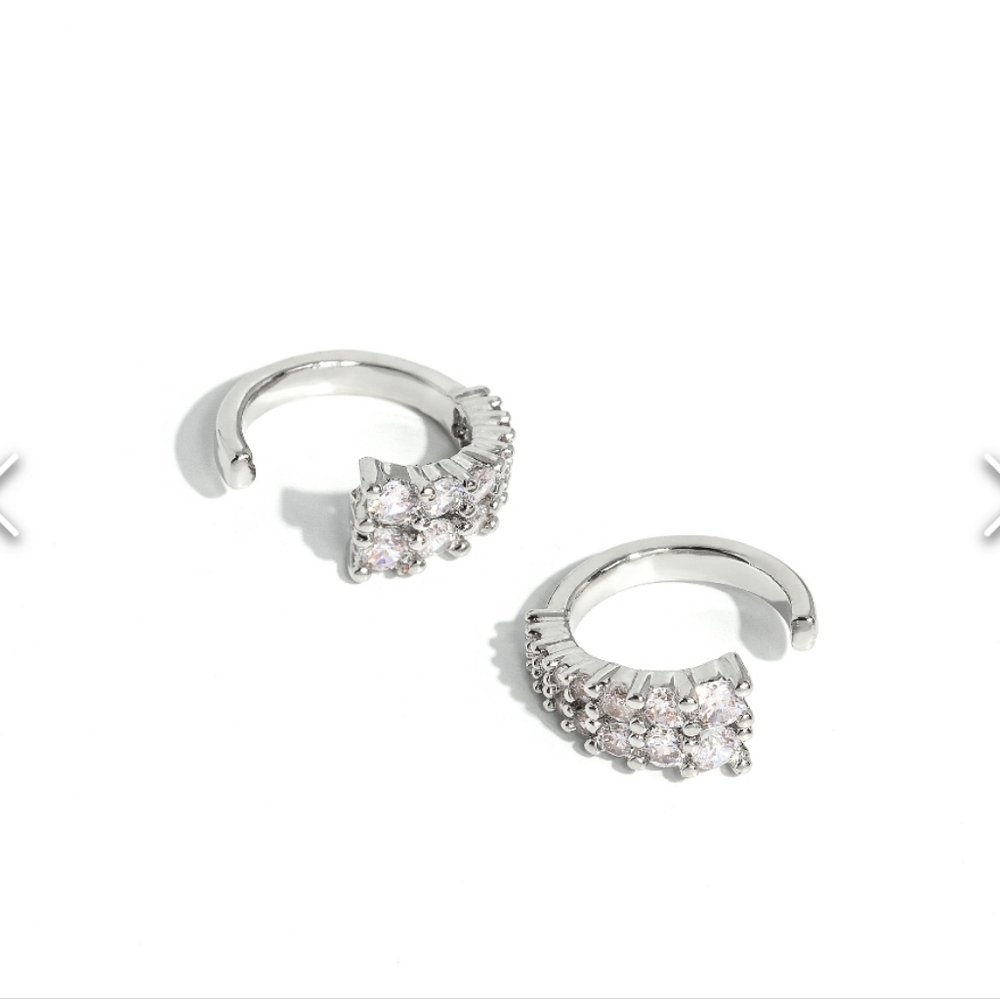 Prolonged Parisian White Earring Cuff Rhinestones - Picture 2 of 3